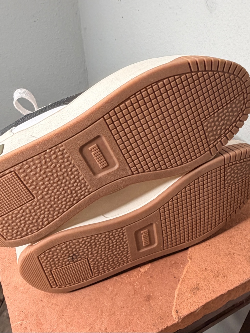 Puma Carina Street Sneakers nwot - Picture 6 of 7